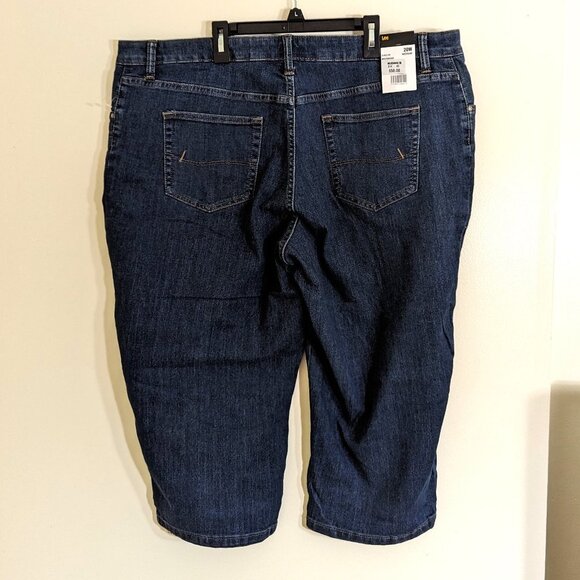 Lee Relaxed Fit Capri Plus 20W - Picture 7 of 7